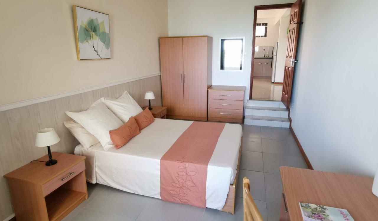 Blue Beryl Guest House Blue Bay Buitenkant foto